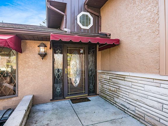 4th image of 2853 Lakewood Dr