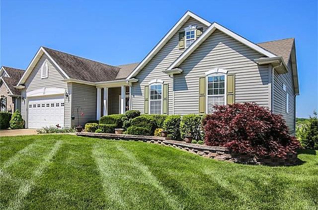 2nd image of 1017 Meadow Grove Dr