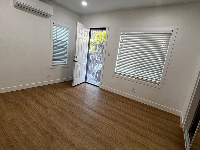 133 E Valencia Dr #B — Photo 6