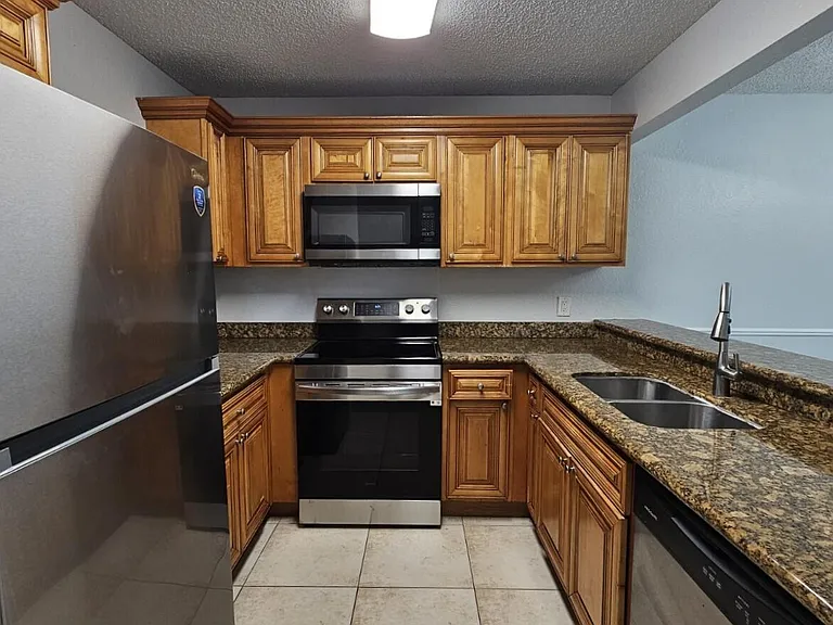 1660 Windorah Way #H — Photo 5