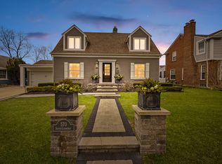 570 S Glenhurst Dr, Birmingham, MI