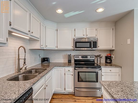 5th image of 9250 N Vicksburg Park Ct