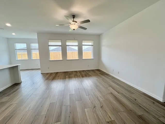 1129 Flameleaf Dr — Photo 14