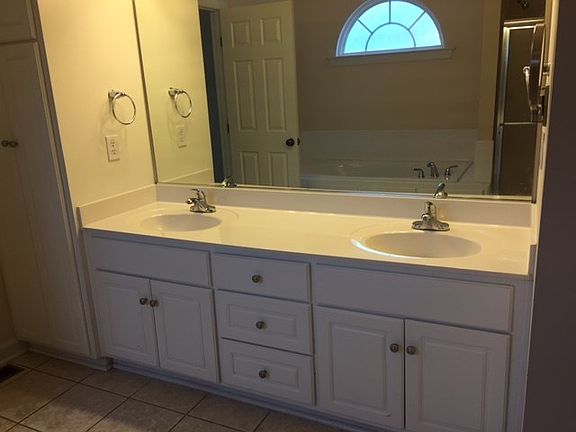4th image of 5821 Carriage Hills Dr