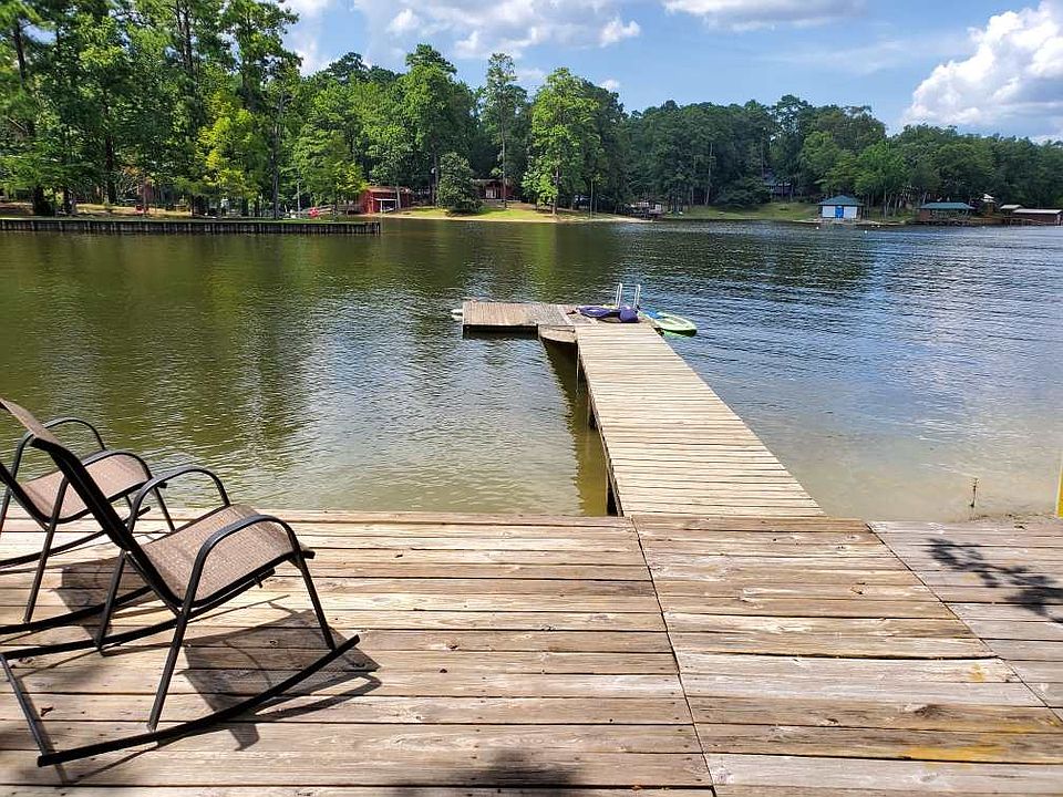 2nd image of 570 Hickory Hill Dr
