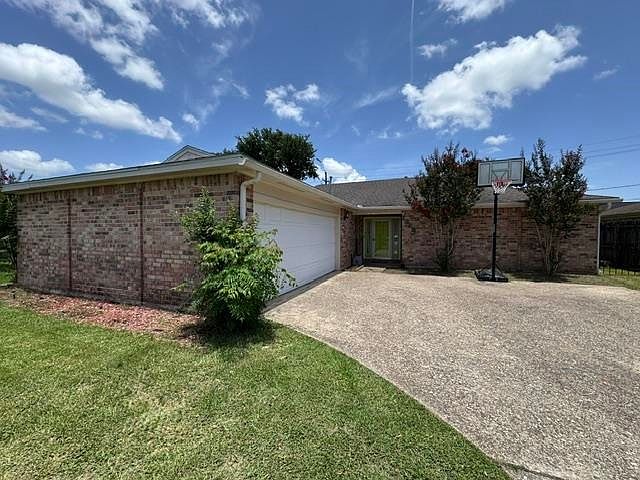 1st image of 1026 Meadowland Dr