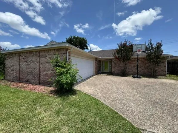 1026 Meadowland Dr, Beaumont, TX 77706