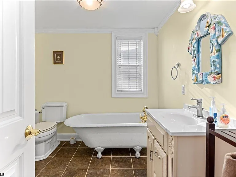 104 S Oakland Ave — Photo 30