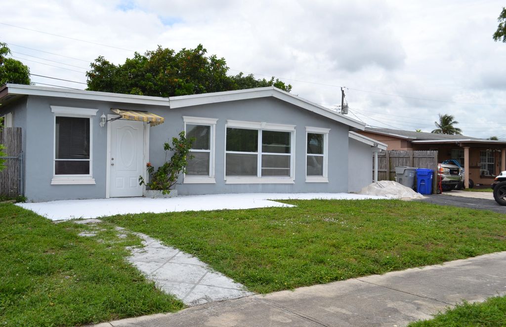 608 NW 20th Court, photo 2