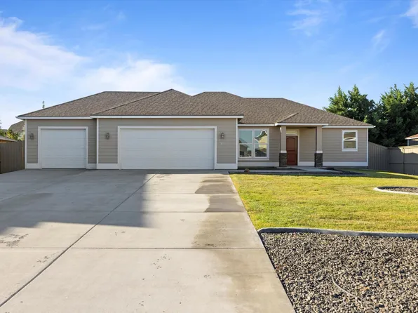 871 Pikes Peak Dr, West Richland, WA 99353