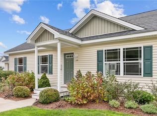 228 Chickadee Ln, South Kingstown, RI 02879