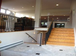 1957 Cynthia Ln, Merrick, NY 11566