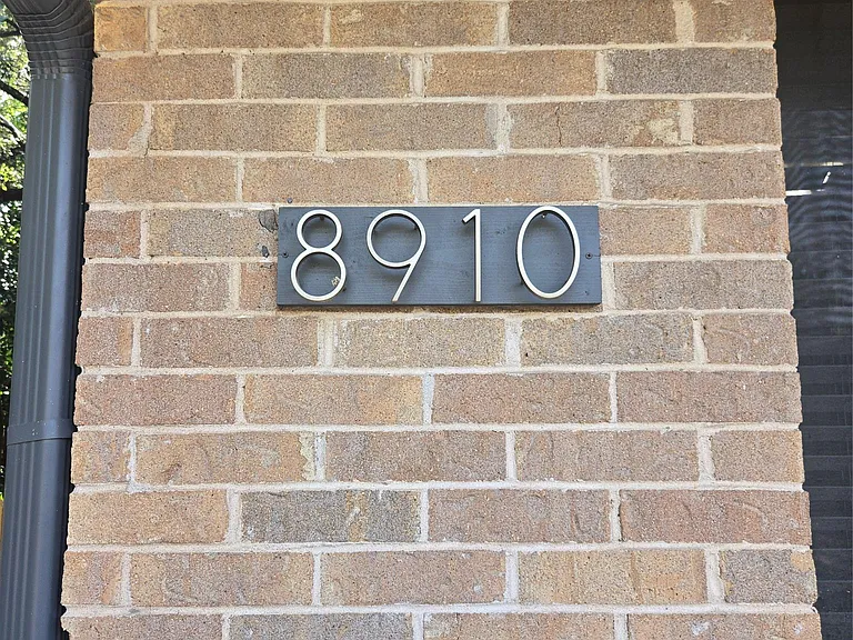 8910 Little Walnut Pkwy #B — Photo 4