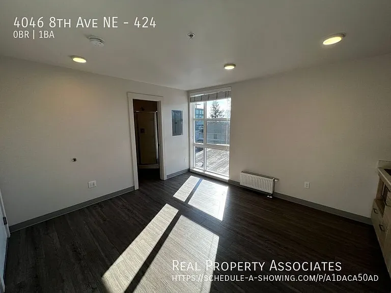 4046 8th Ave NE #424 — Photo 3