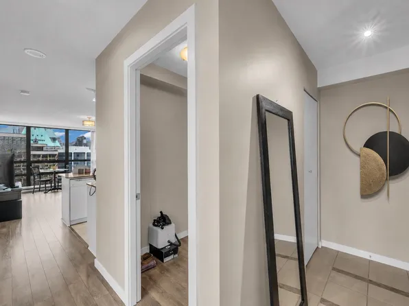 938 Smithe St, Vancouver, BC