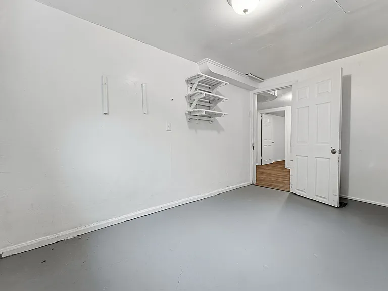 1717 Clinton St — Photo 19