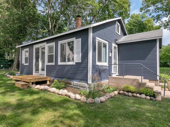 9861 103rd St NW, Annandale, MN 55302