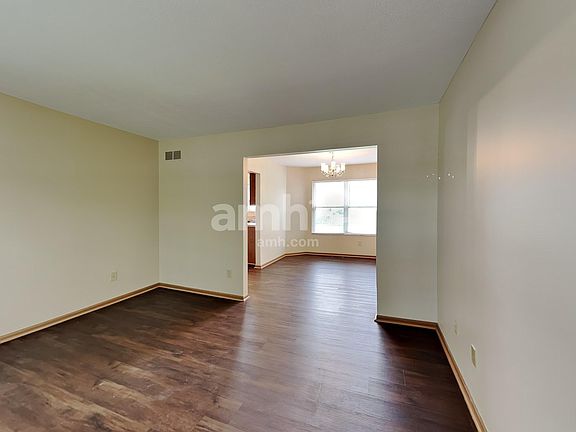 5th image of 3437 Oak Bend Blvd