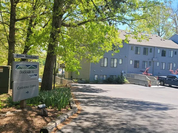 290 Sailors Cove Dr, Moneta, VA 24121