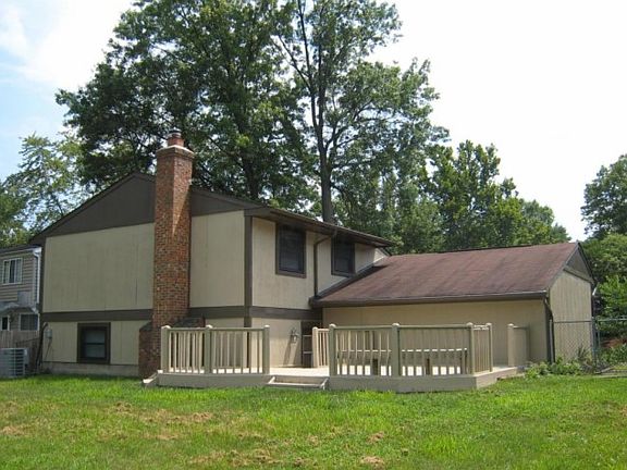 2nd image of 833 McDonell Dr