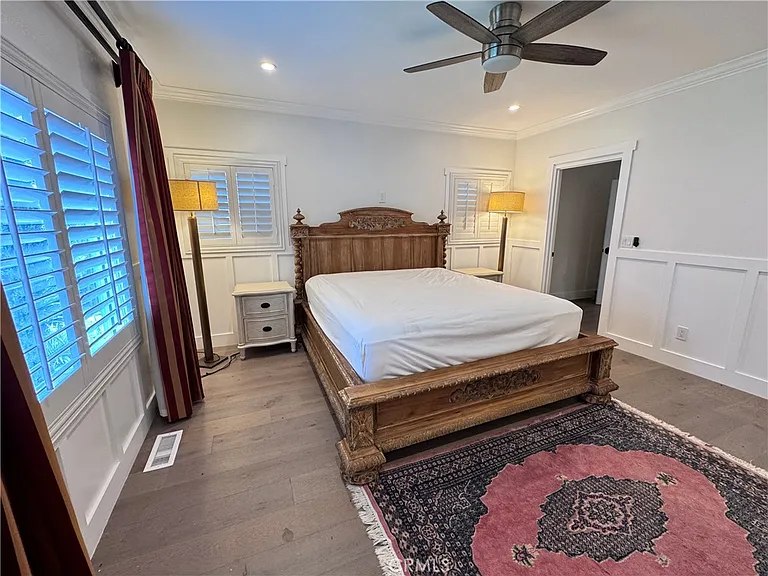 2716 S La Salle Ave — Photo 22