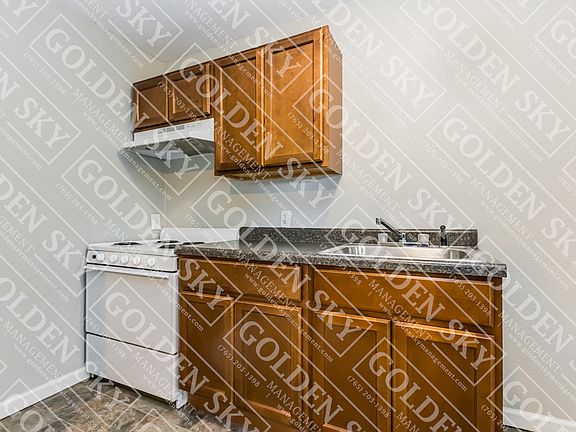 4th image of 2404 State St APT 4