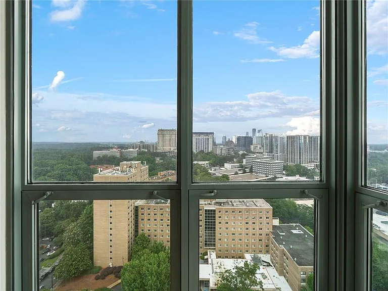 2870 Pharr Court South NW #NW-2602-2602 — Photo 36