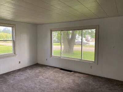 2405 Harmon St NE — Photo 3