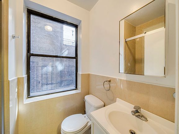 4th image of 145 E 35th St #2MW1