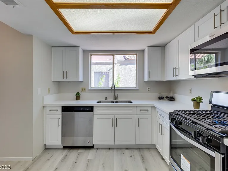 582 Searchlight Dr — Photo 25