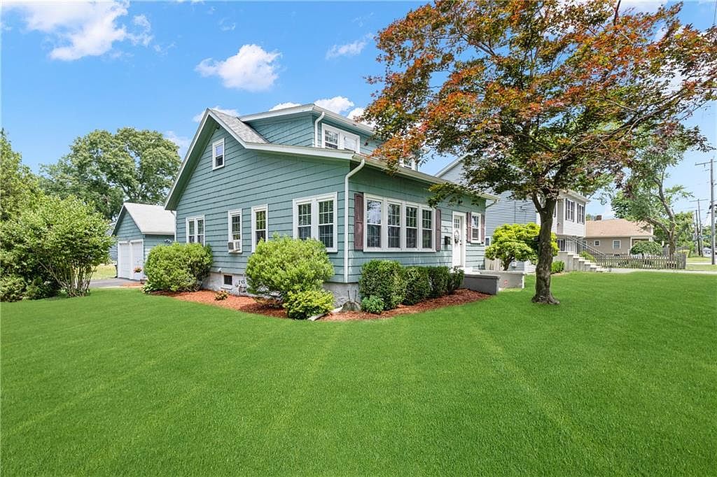 392 Roger Williams Ave, Rumford, RI 02916 Zillow