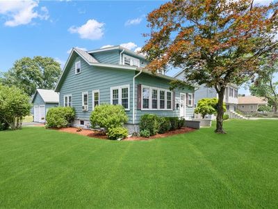 392 Roger Williams Ave E, Rumford, RI, 02916