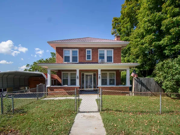1301 2nd St, Radford, VA 24141
