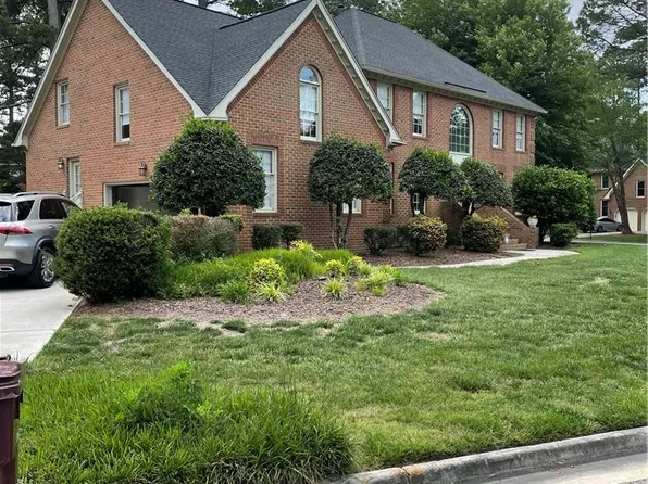 801 Pecan Forest Ct, Chesapeake, VA 23322