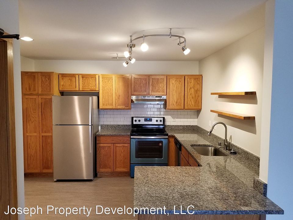 1st image of 800 Riverwalk Dr APT 108B