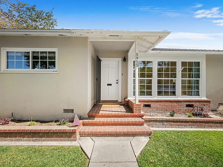 5915 E Rosebay St — Photo 2