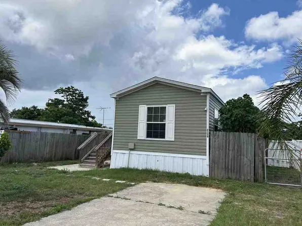 2139 Orange Dr, Holiday, FL 34691