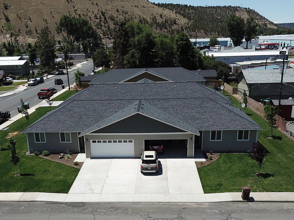 1st image of 205 NW Meadow Lakes Dr
