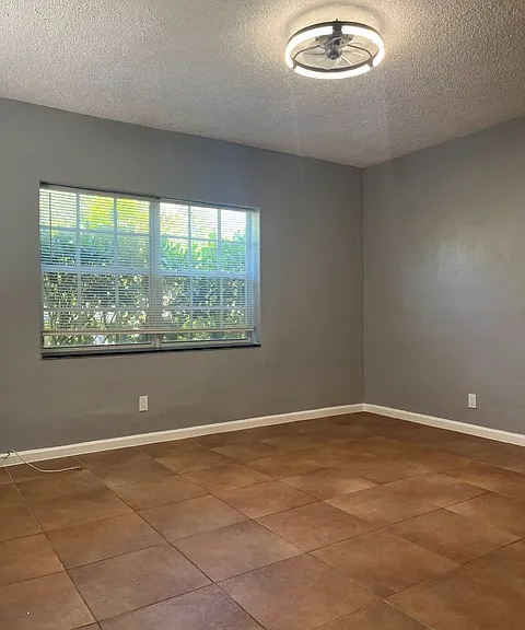 928 N Victoria Park Rd #1 — Photo 11