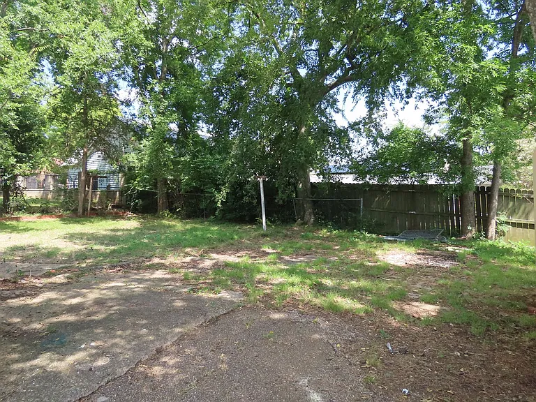 1306 S Glenwood Blvd — Photo 26