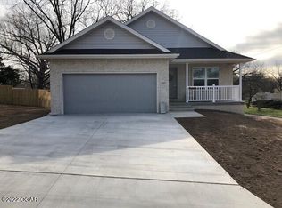 101 N Saint Claire St, Joplin, MO 64801