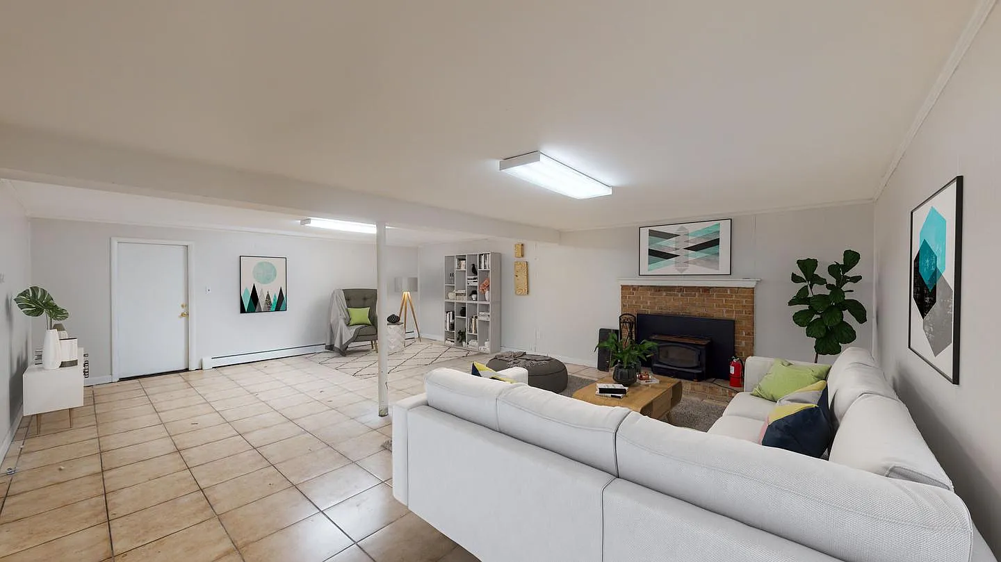 Stylishly updated Temple Hills home with large backyard — Photo 2