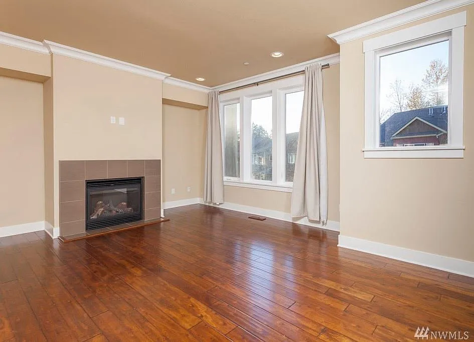 3 bed, 2.5 bath, 2057 sqft, $3,800 — Photo 4