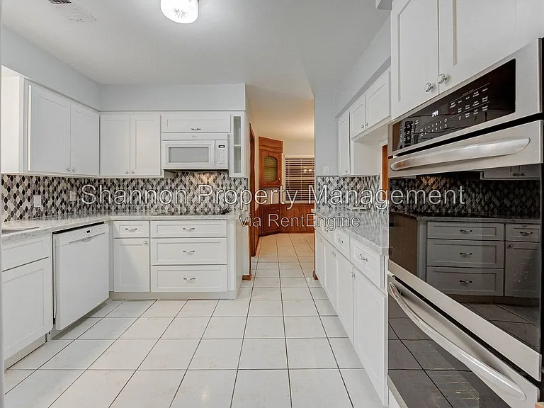 5403 Clift Haven Dr — Photo 8