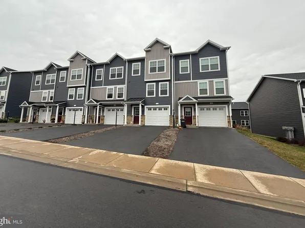 111 Veery Way, Port Matilda, PA 16870