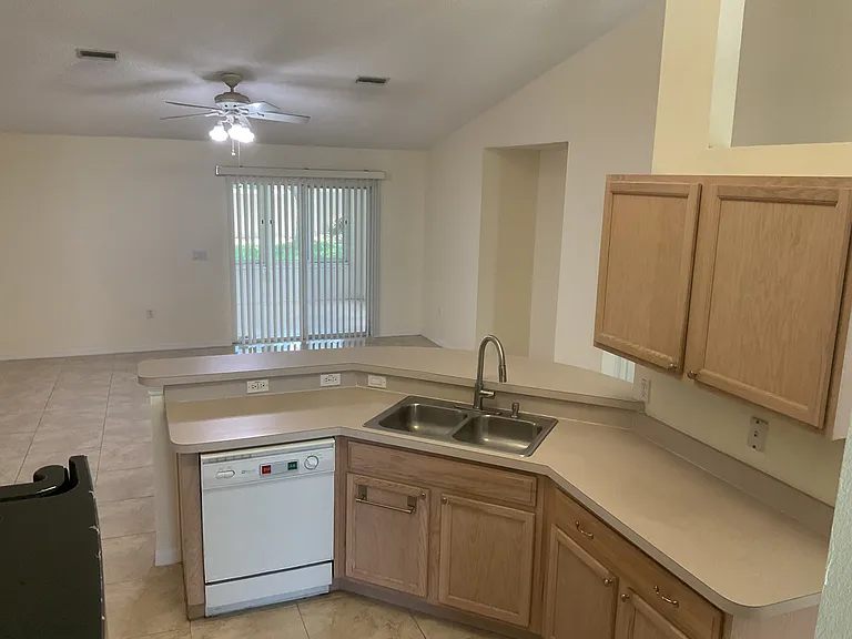 6 Ripple Pl — Photo 5