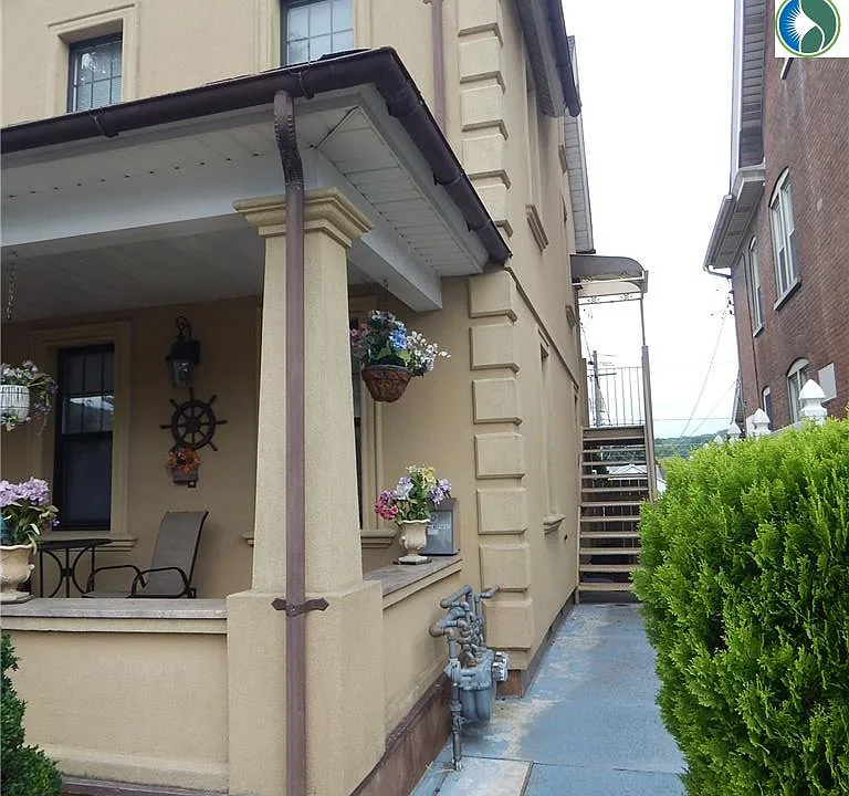 1778 Main St #2