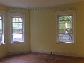 2nd image of 125 Elliot St #Mce