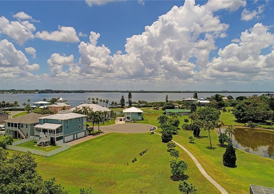 1st image of 70 Island Ct