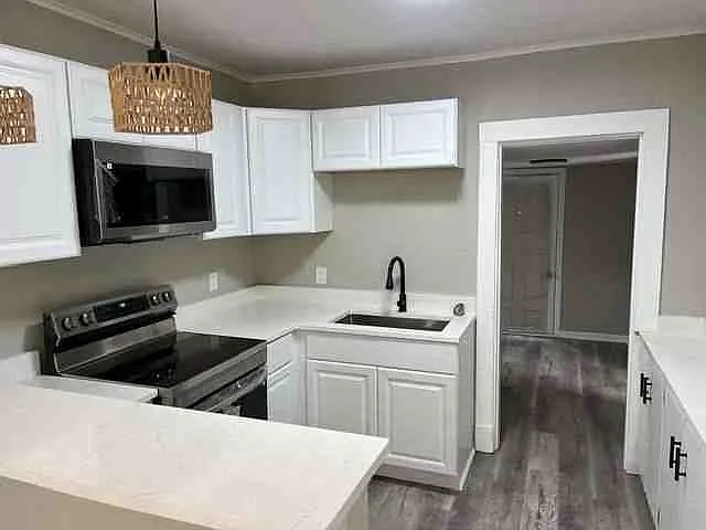 2 bed, 908 sqft, $2,250 — Photo 3